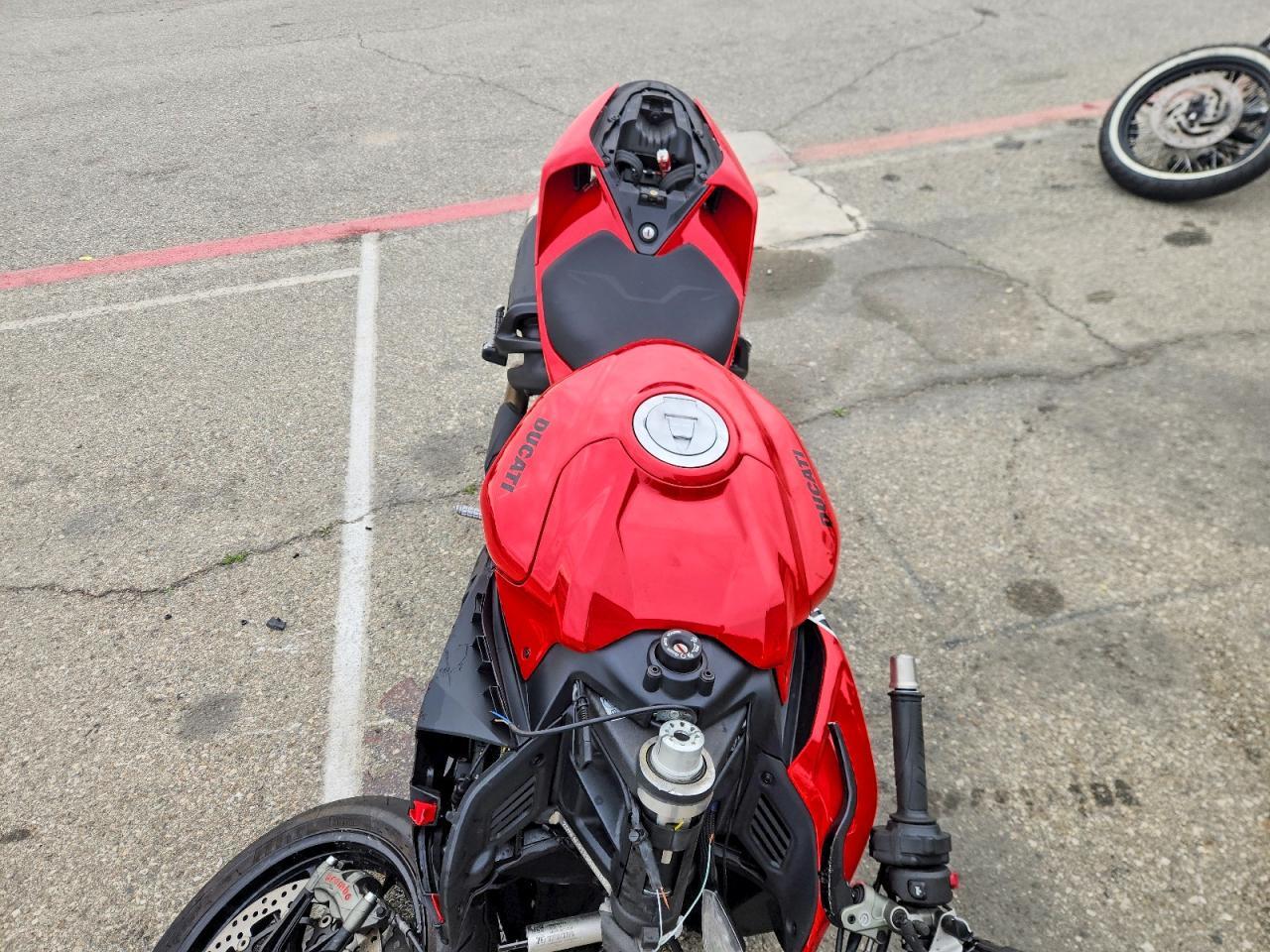 2025 Ducati Streetfighter V2
