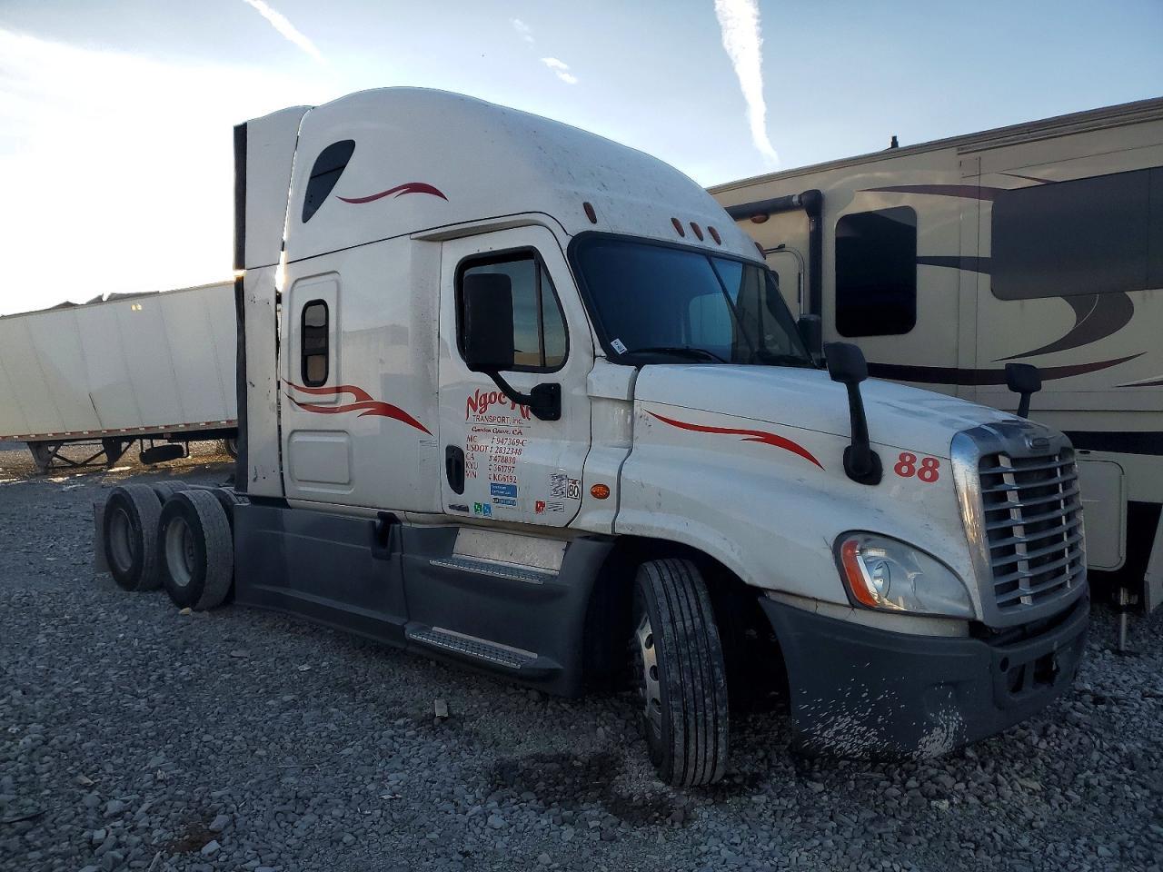 2019 Freightliner Cascadia 125 Semi Truck