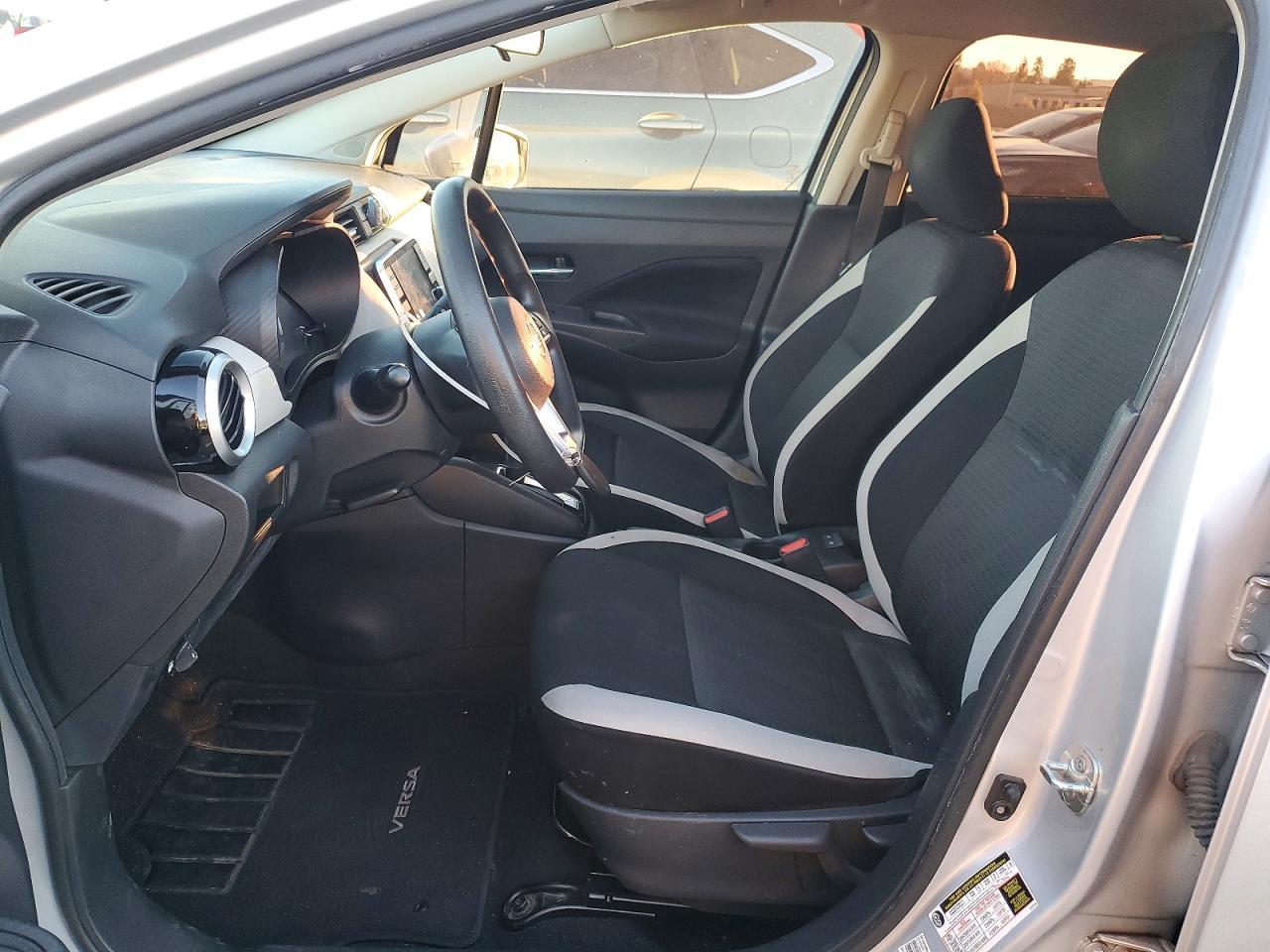 2021 Nissan Versa sv