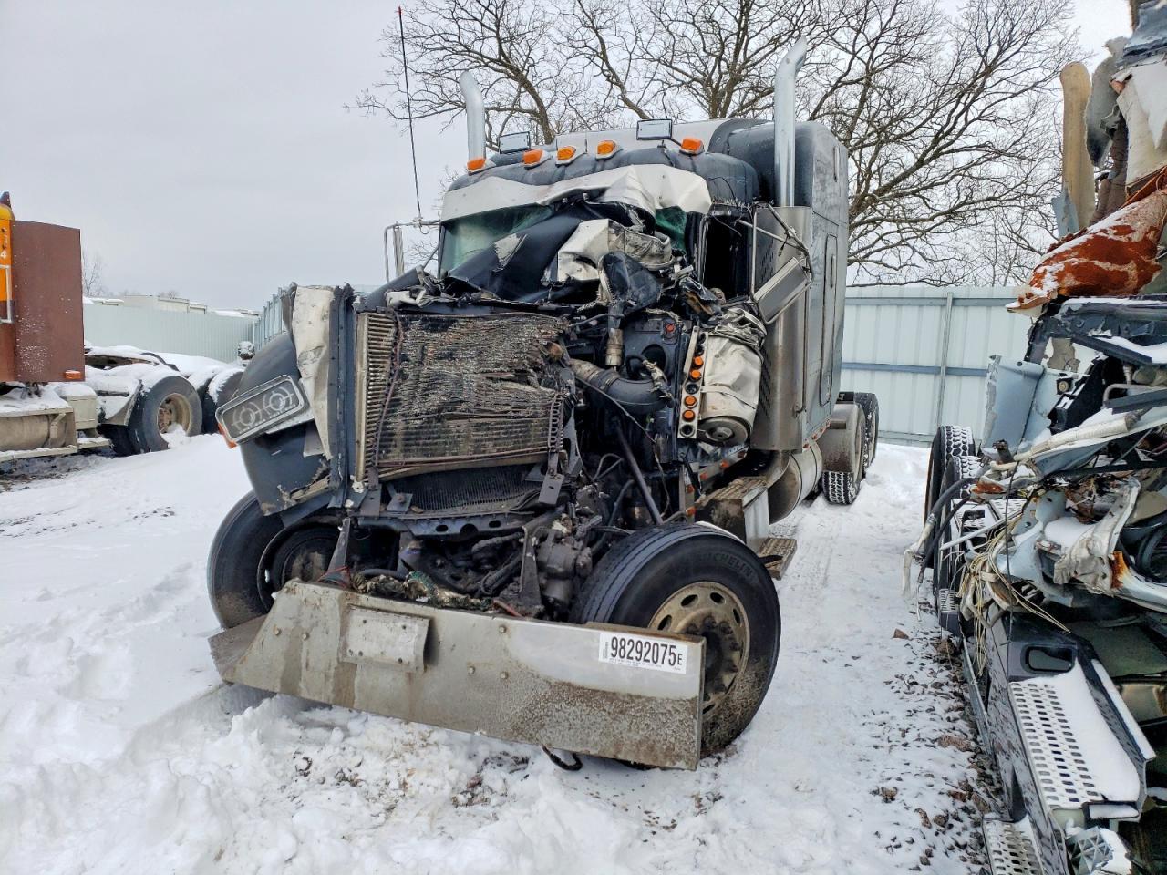 1999 Peterbilt 379 Semi Truck