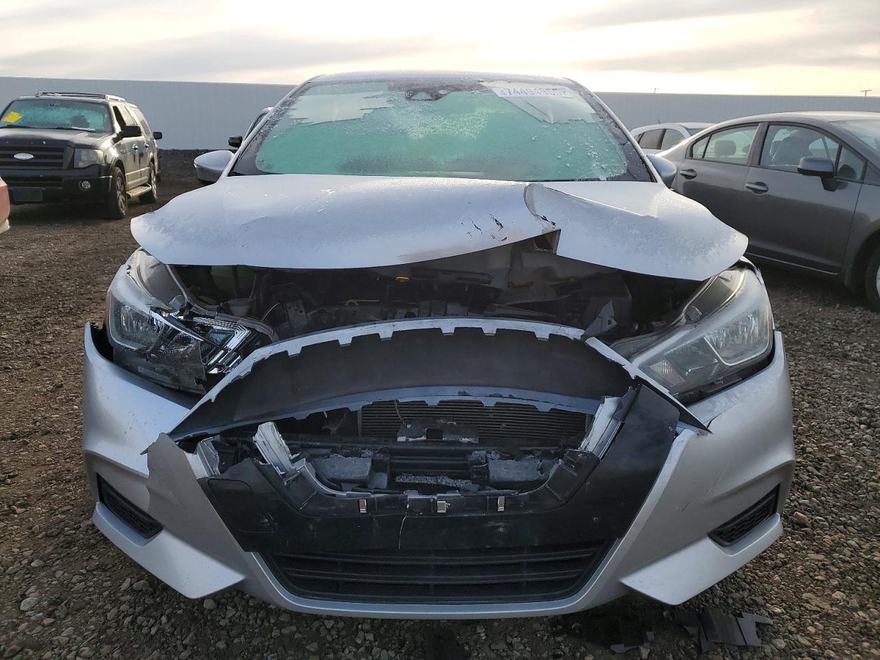 2021 Nissan Versa sv