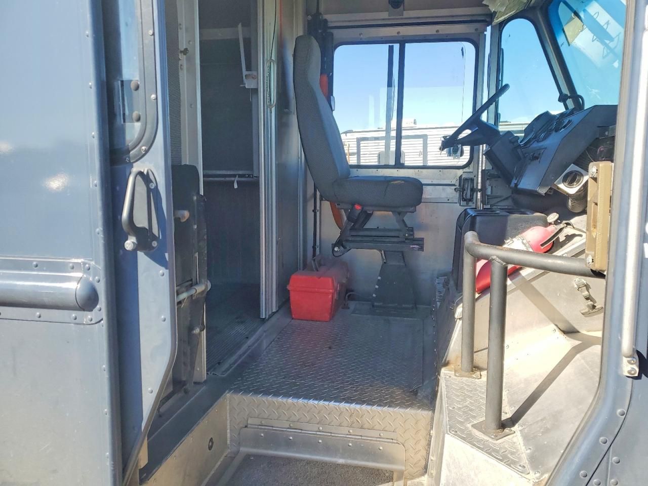 2020 Freightliner MT 45G Delivery Truck