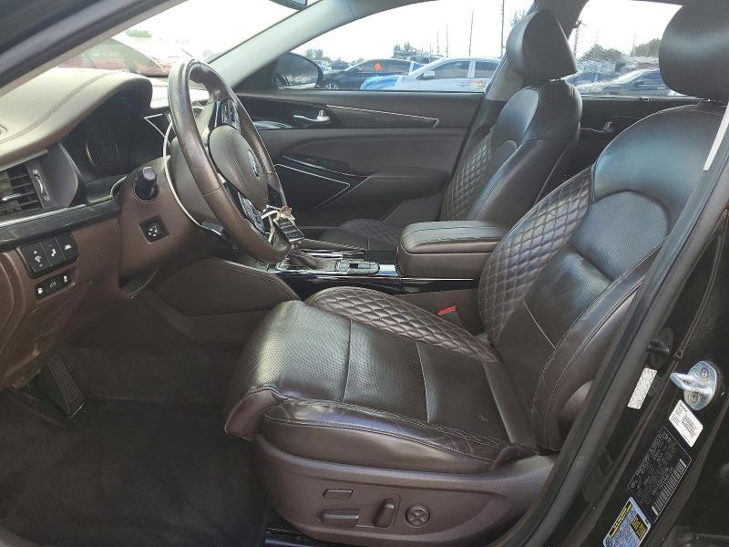 2017 KIA Cadenza Premium