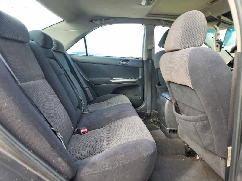 2005 Toyota Camry le