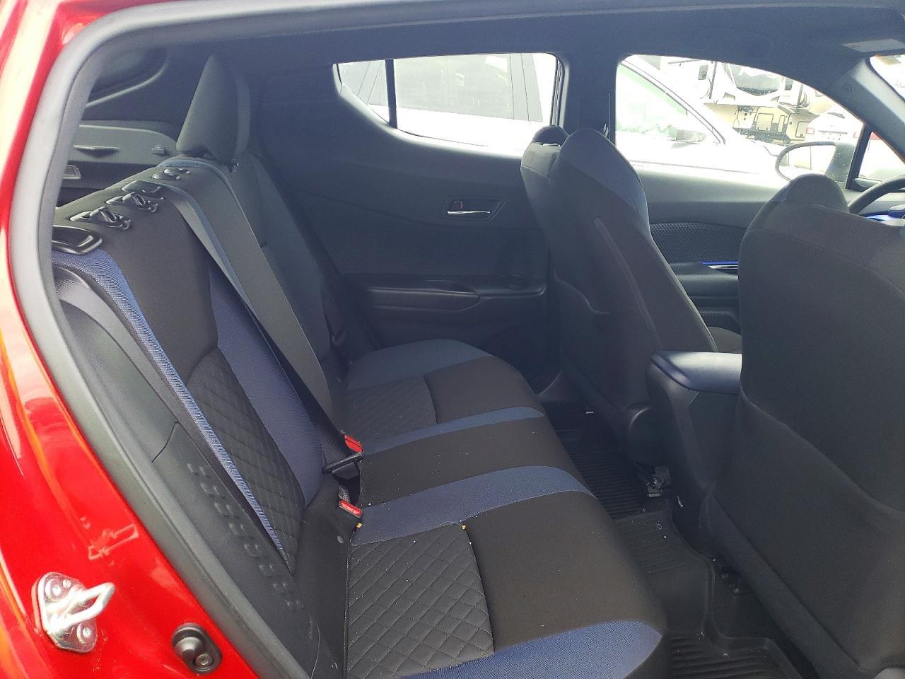 2020 Toyota C-hr xle