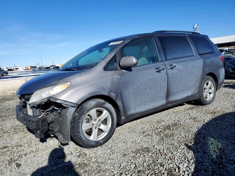 2015 Toyota Sienna le