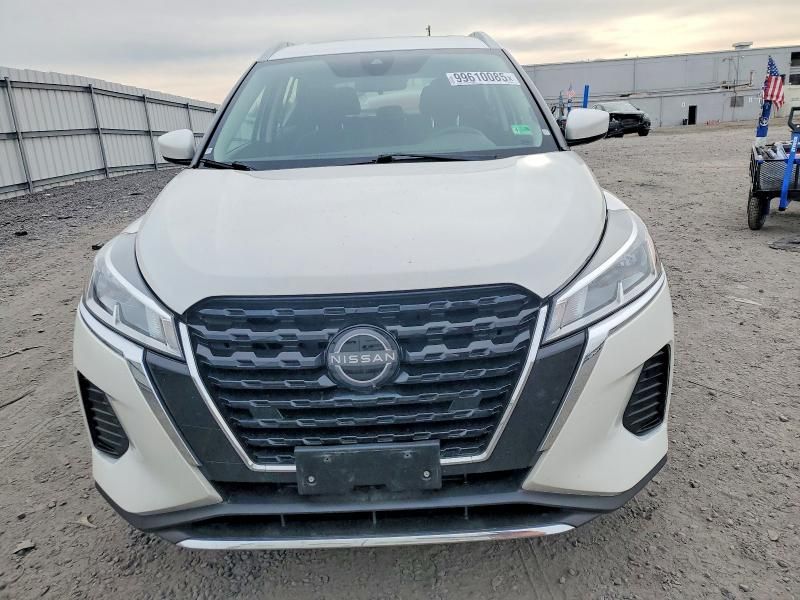2024 Nissan Kicks sv