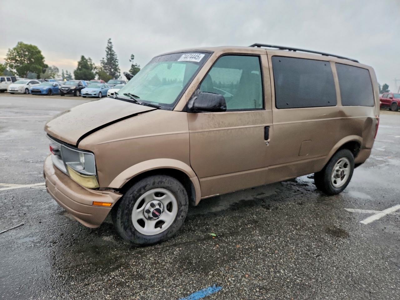 2005 GMC Safari XT