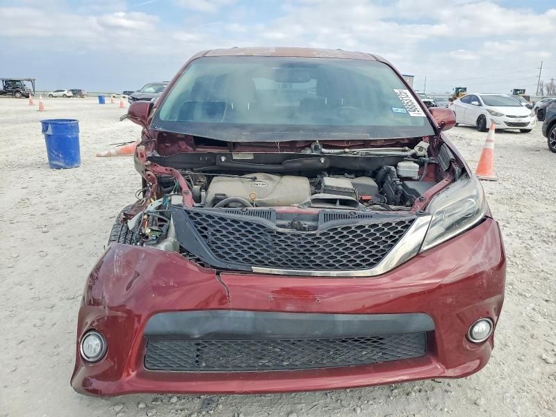 2017 Toyota Sienna se