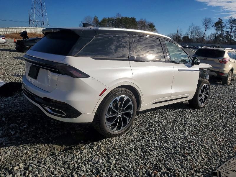 2025 Lincoln Nautilus Reserve