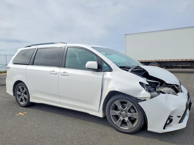 2020 Toyota Sienna se