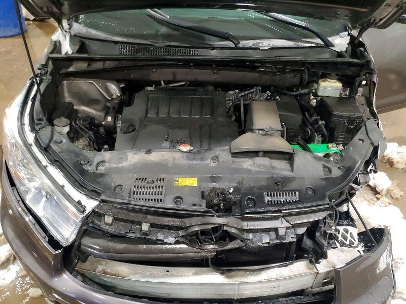 2016 Toyota Highlander le