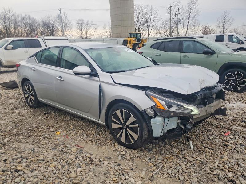 2022 Nissan Altima sv