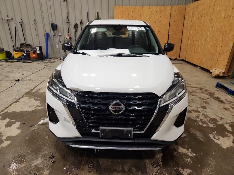 2021 Nissan Kicks s