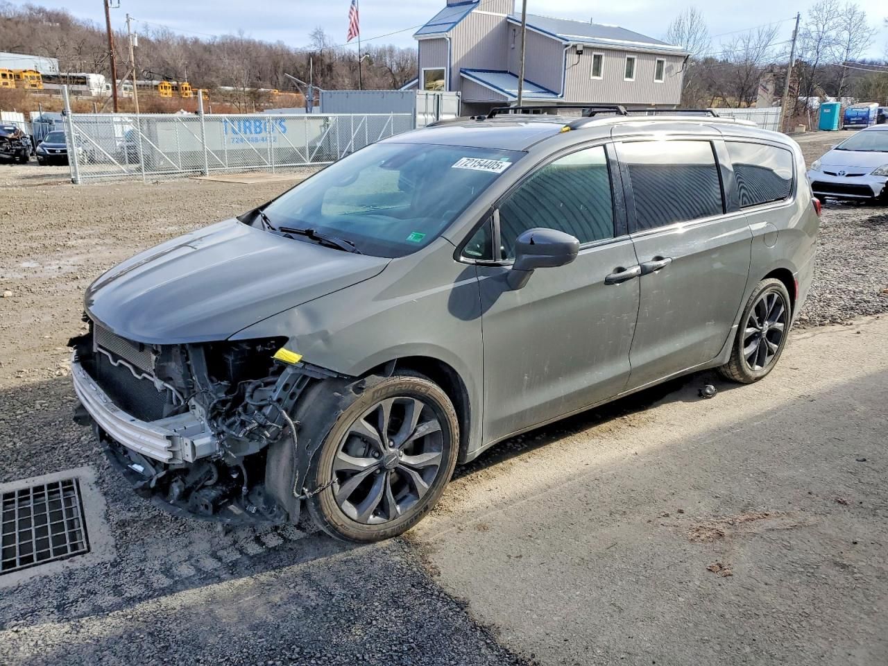 2020 Chrysler Pacifica Touring l