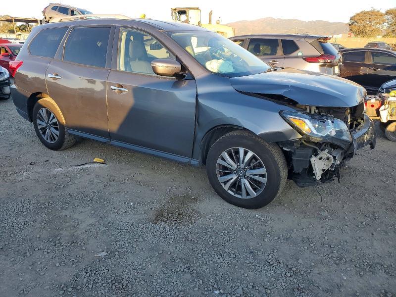 2019 Nissan Pathfinder sv