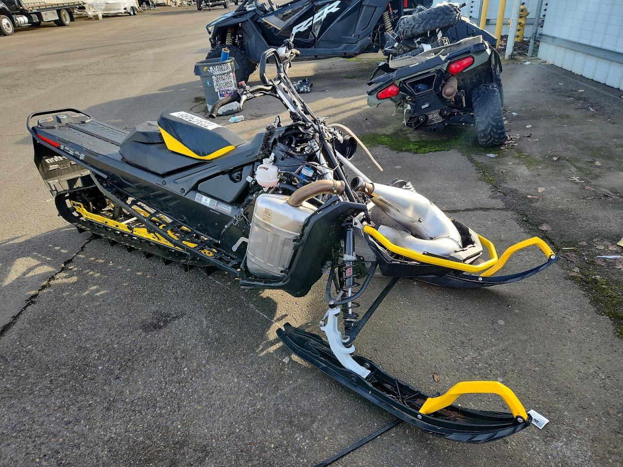 2023 Skidoo Summit SP