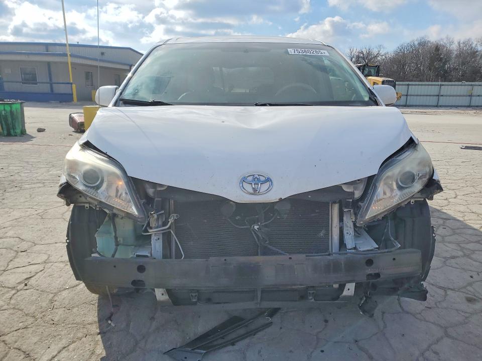 2013 Toyota Sienna xle