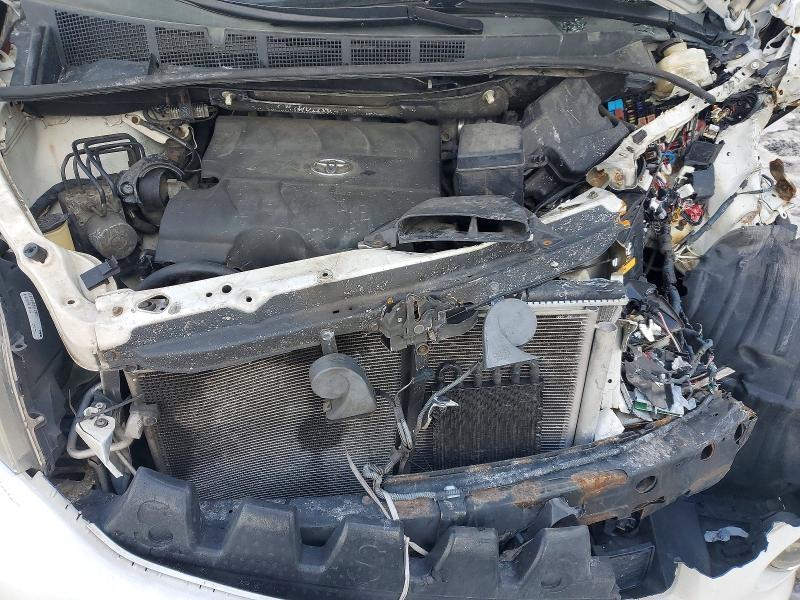 2015 Toyota Sienna Sport