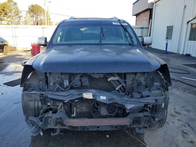 2014 Nissan Armada sv