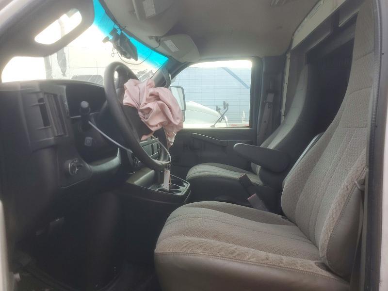 2018 Chev Rolet Express box Truck