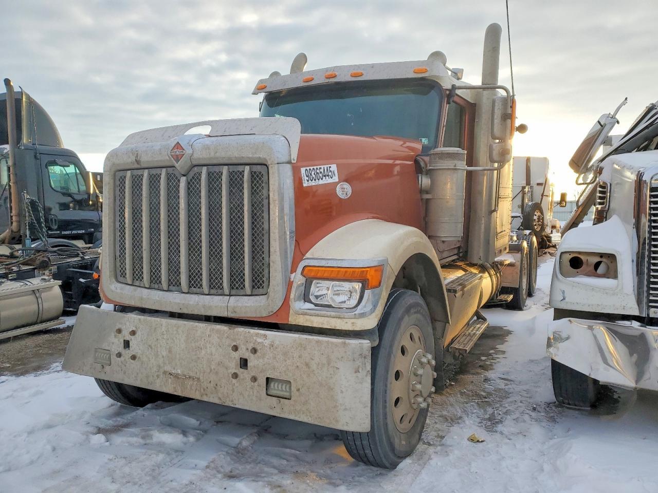 2019 International HX520
