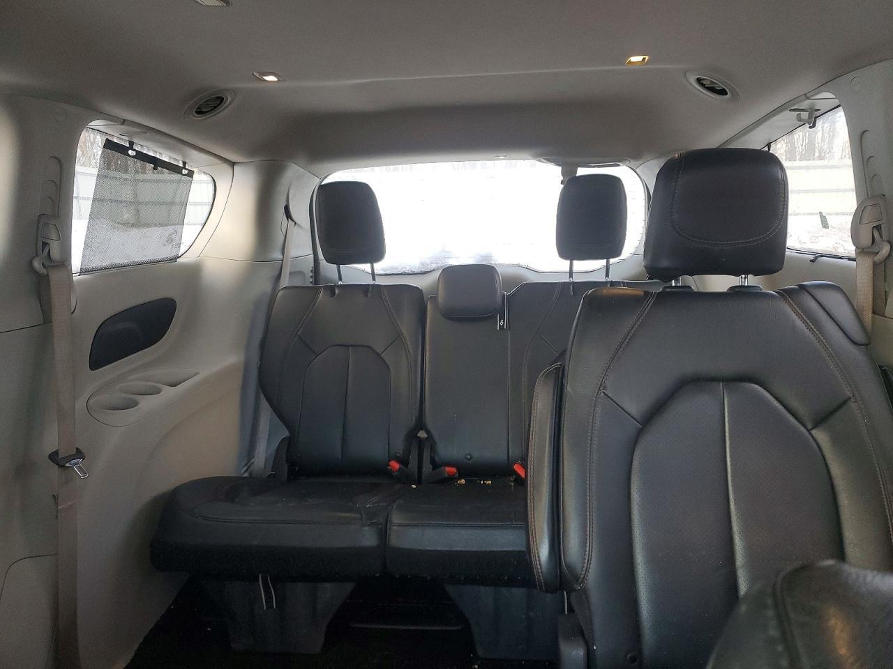 2020 Chrysler Pacifica Touring l