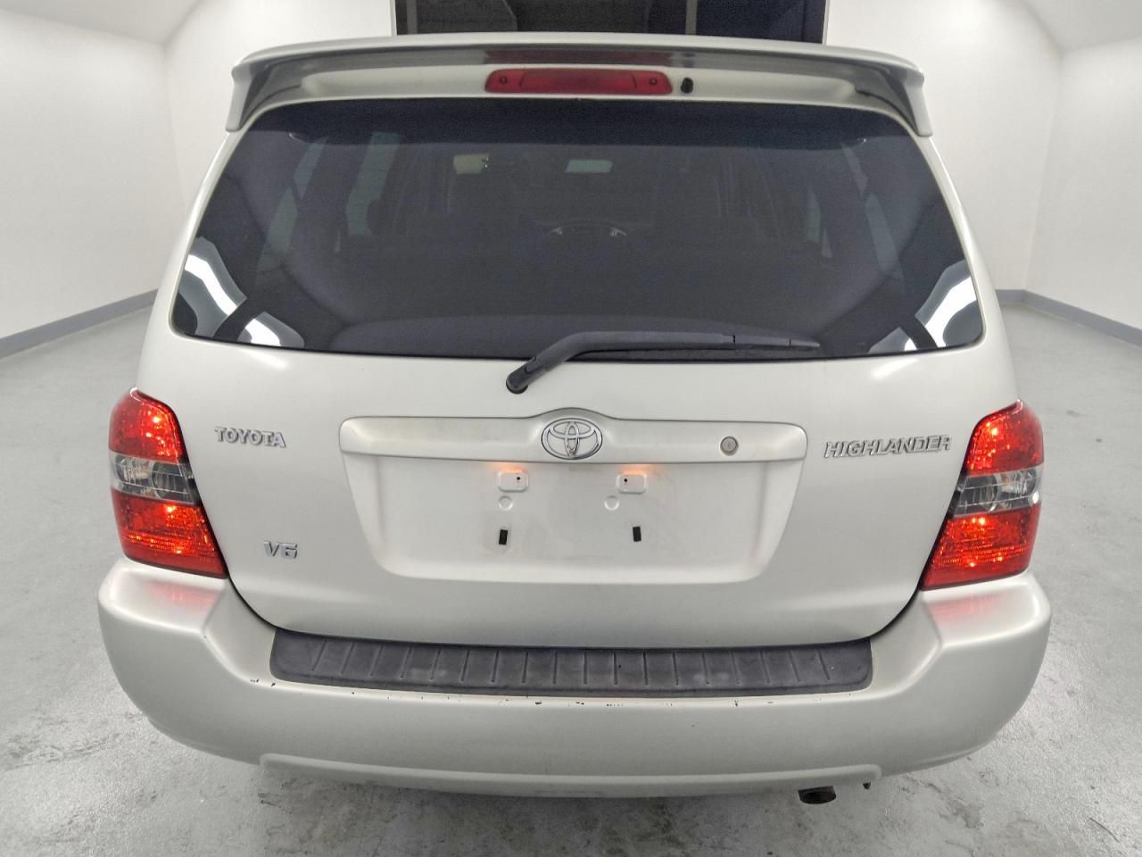 2004 Toyota Highlander Base