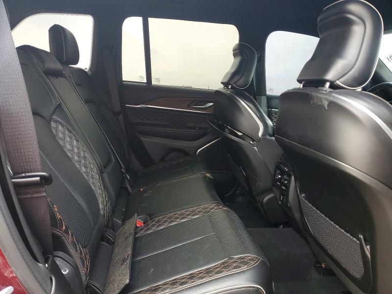 2022 Jeep Grand Cherokee Summit