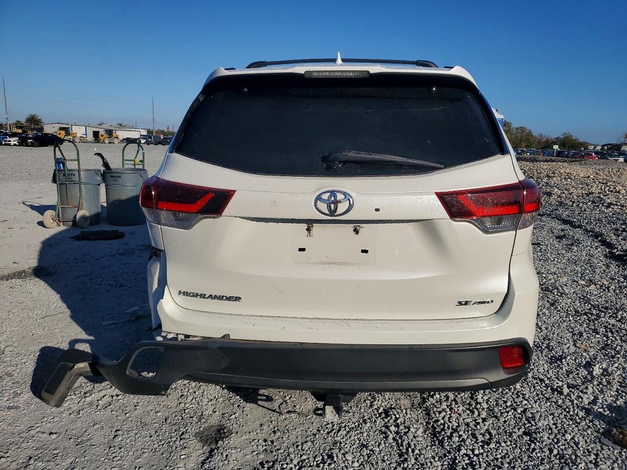 2019 Toyota Highlander se