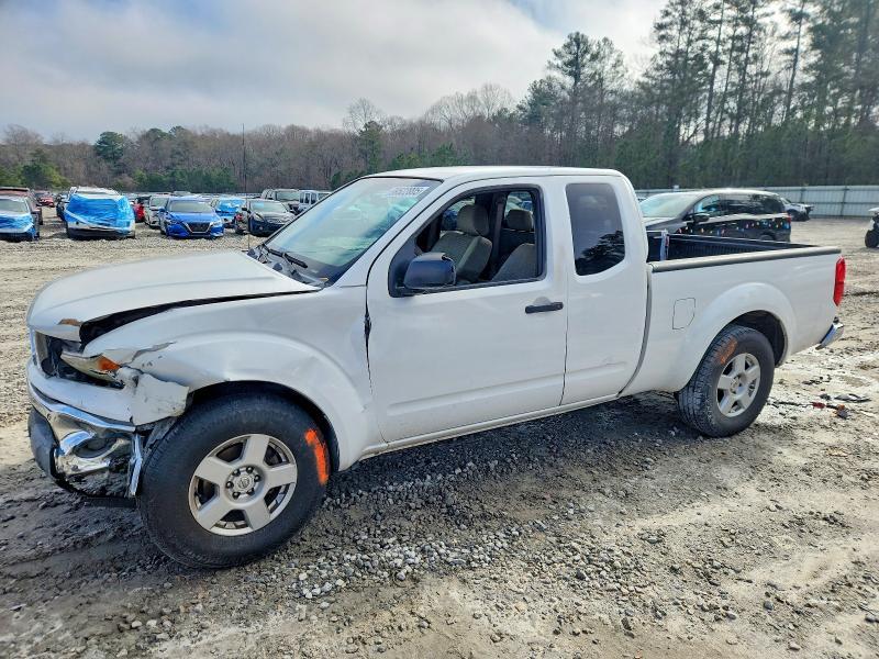 2005 Nissan Frontier King cab le