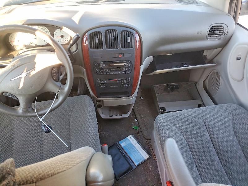 2005 Chrysler Town & Country