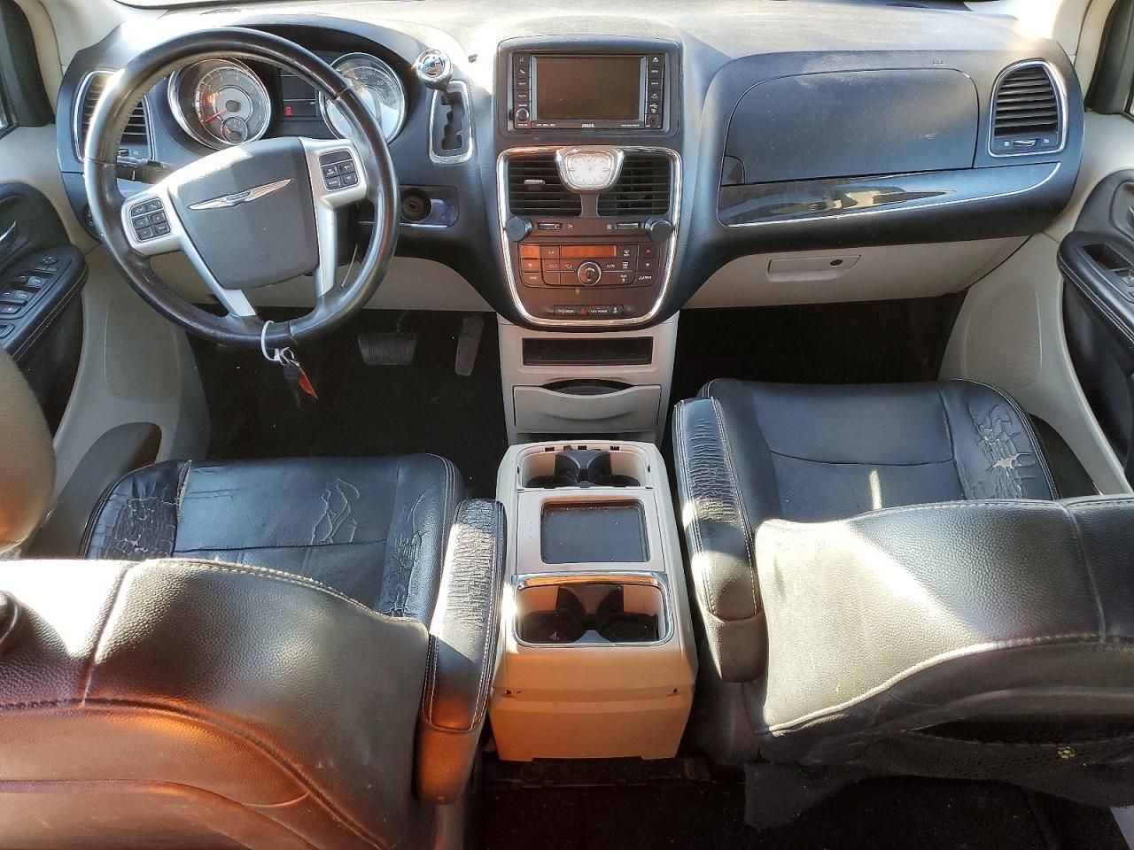 2012 Chrysler Town & Country Touring