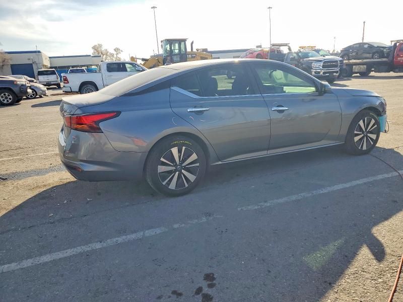 2021 Nissan Altima sv