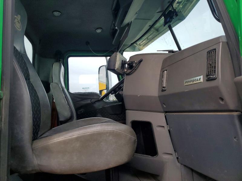 2016 Mack CXU613 Semi Truck