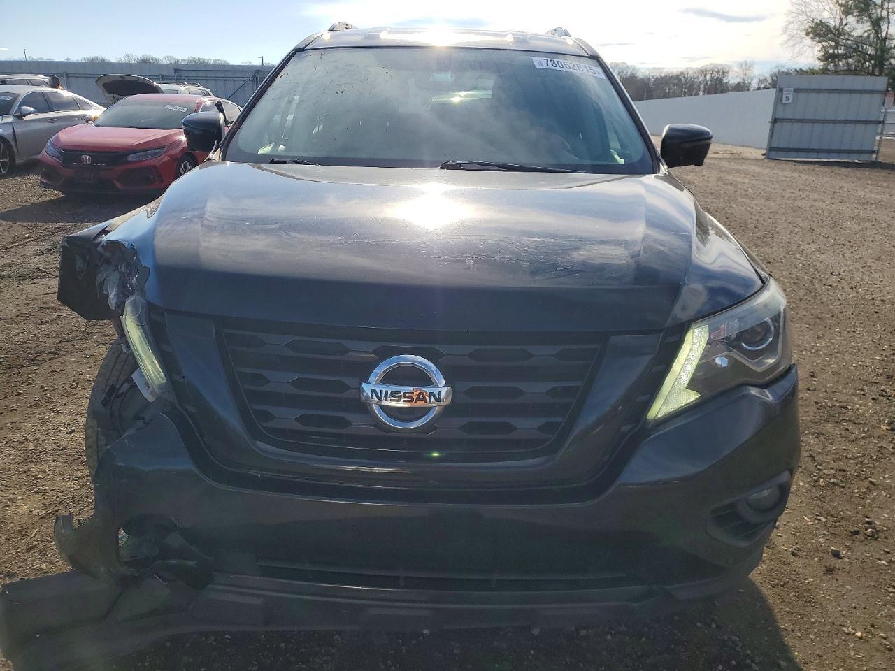 2018 Nissan Pathfinder s
