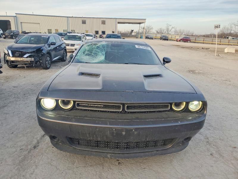2016 Dodge Challenger sxt