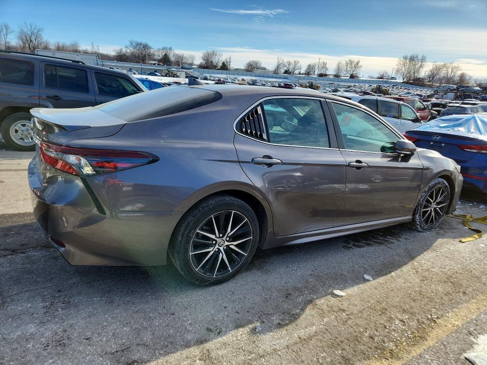 2022 Toyota Camry se