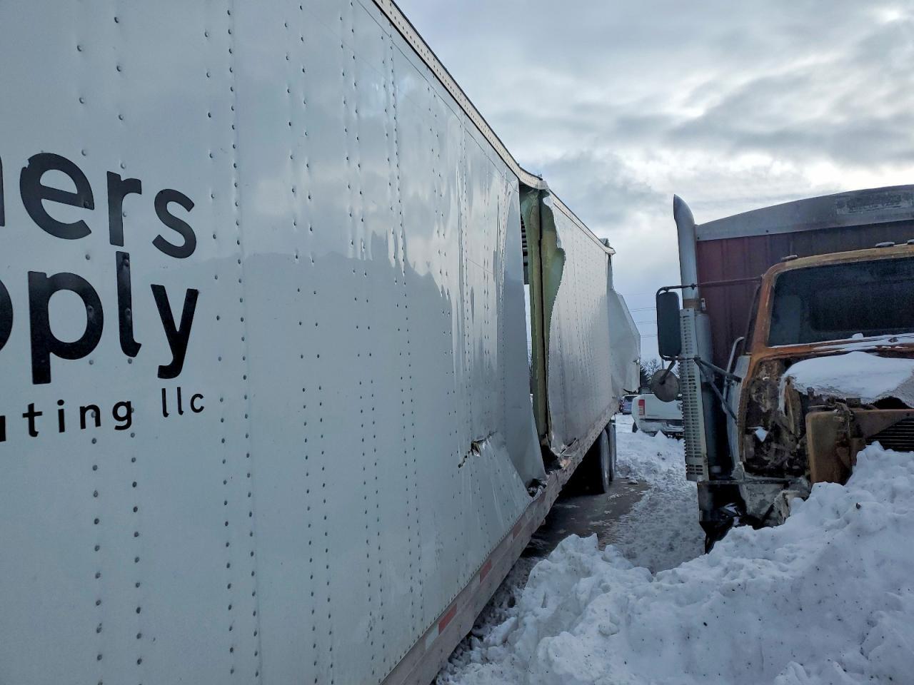 2025 Utility VS2DX DRY Van Trailer