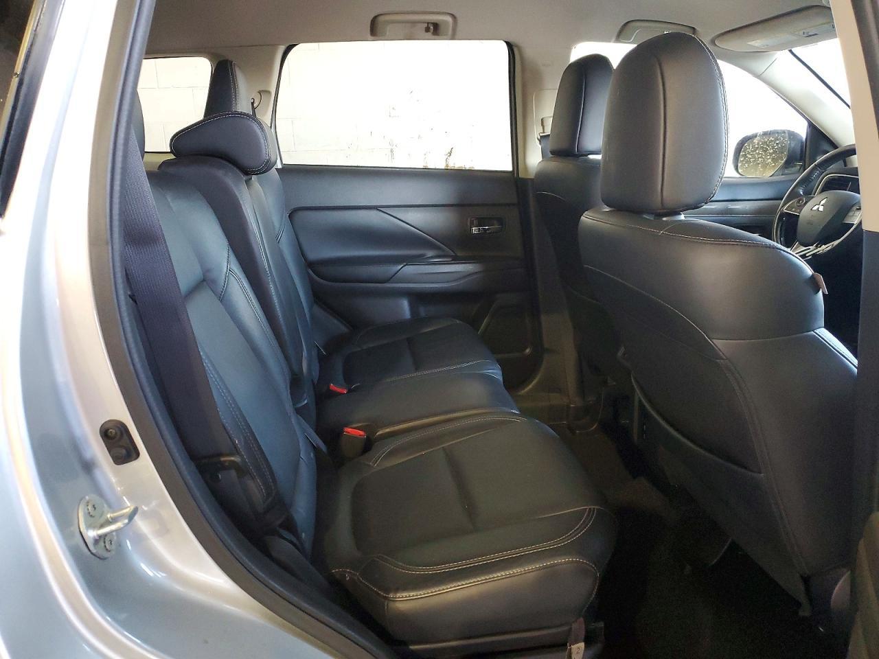 2020 Mitsubishi Outlander se