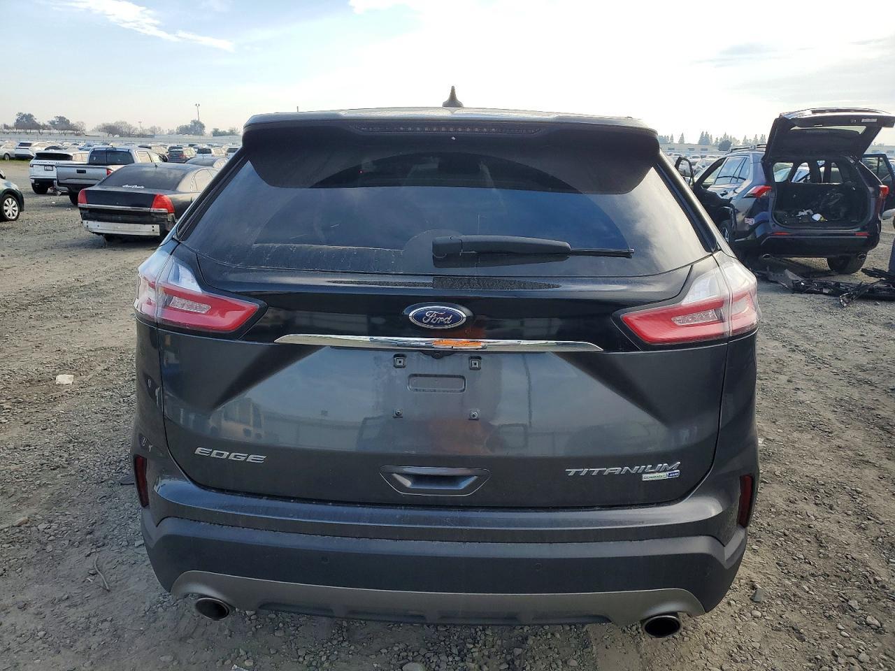 2020 Ford Edge Titanium