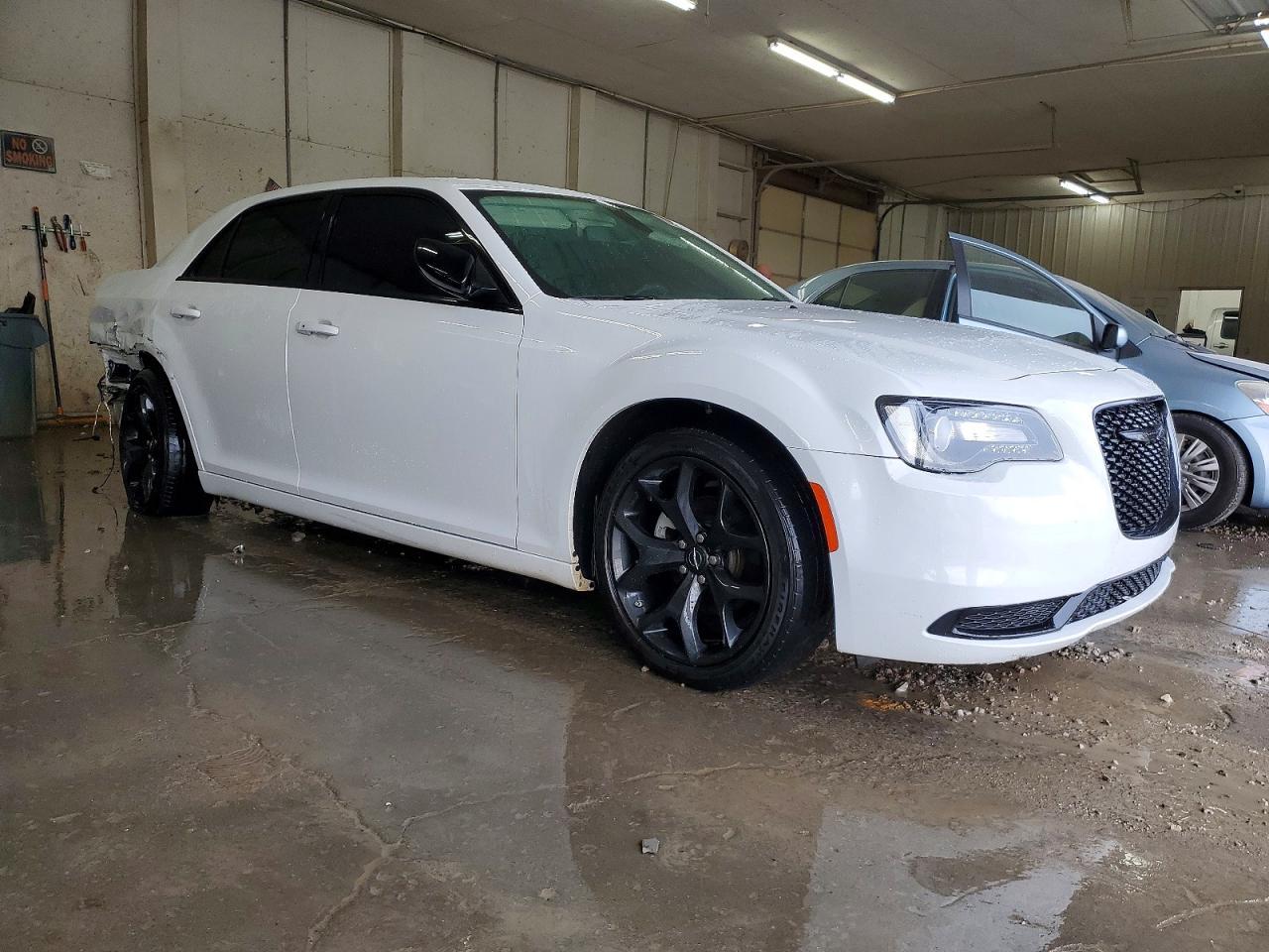 2023 Chrysler 300 Touring