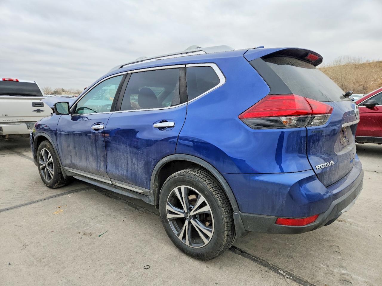 2017 Niss Rogue sv