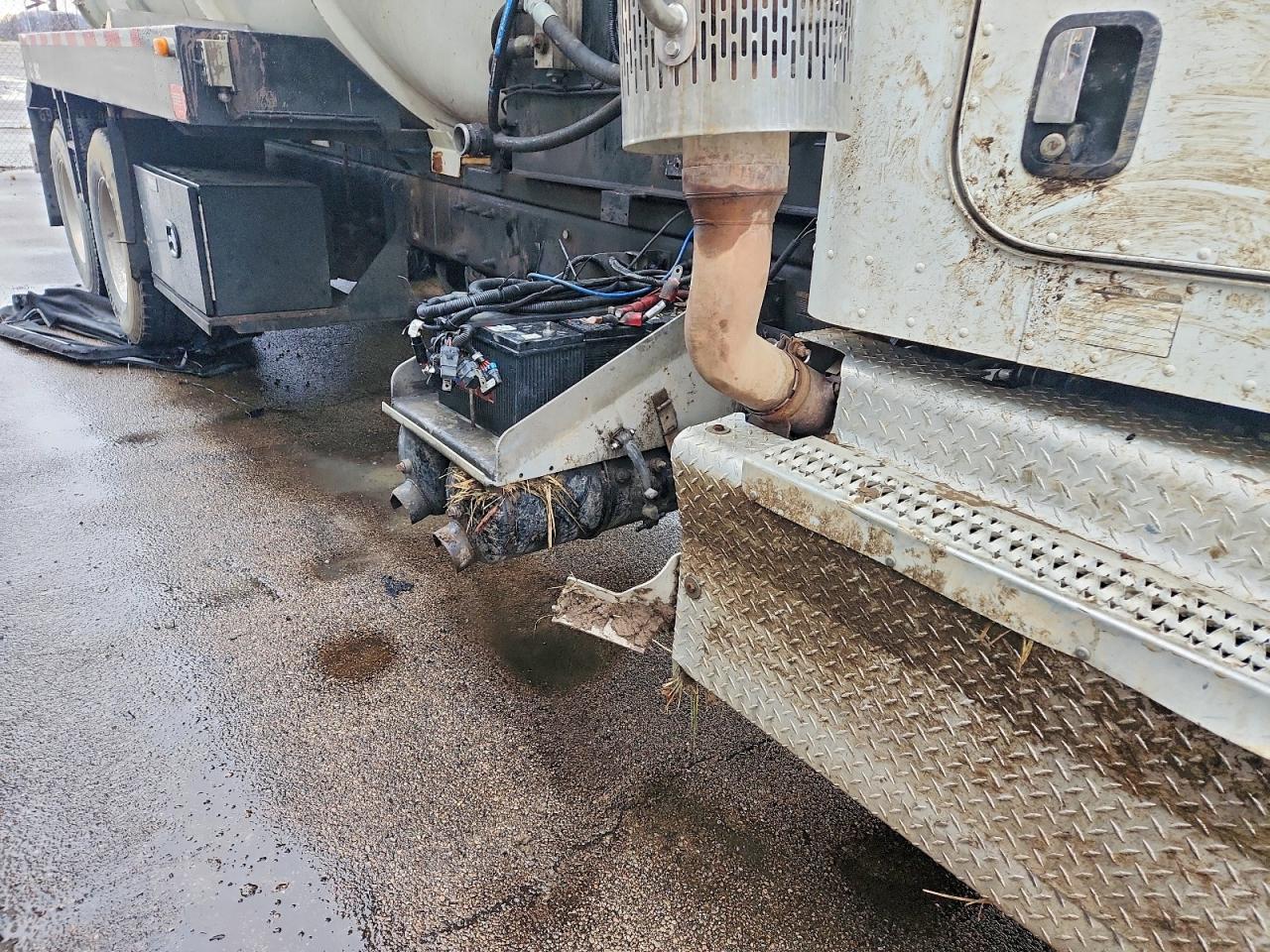 2012 Peterbilt 348 Vacuum Truck