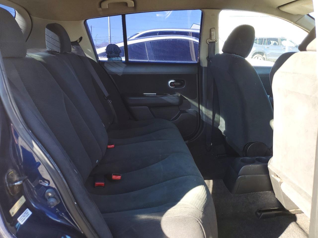 2012 Nissan Versa s