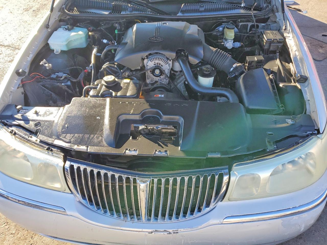2002 Lincoln Town car Signature
