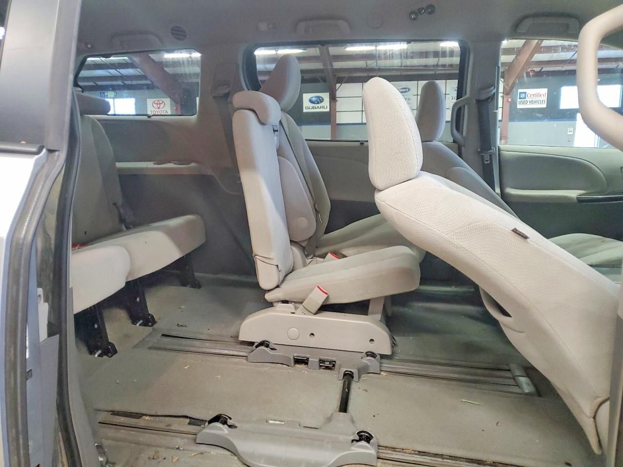 2012 Toyota Sienna le