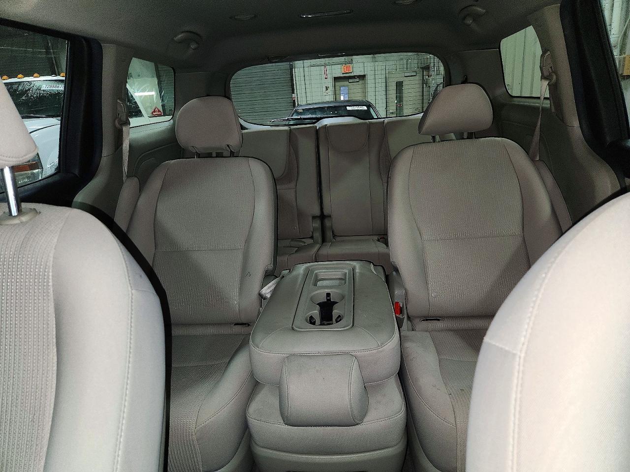 2019 KIA Sedona lx