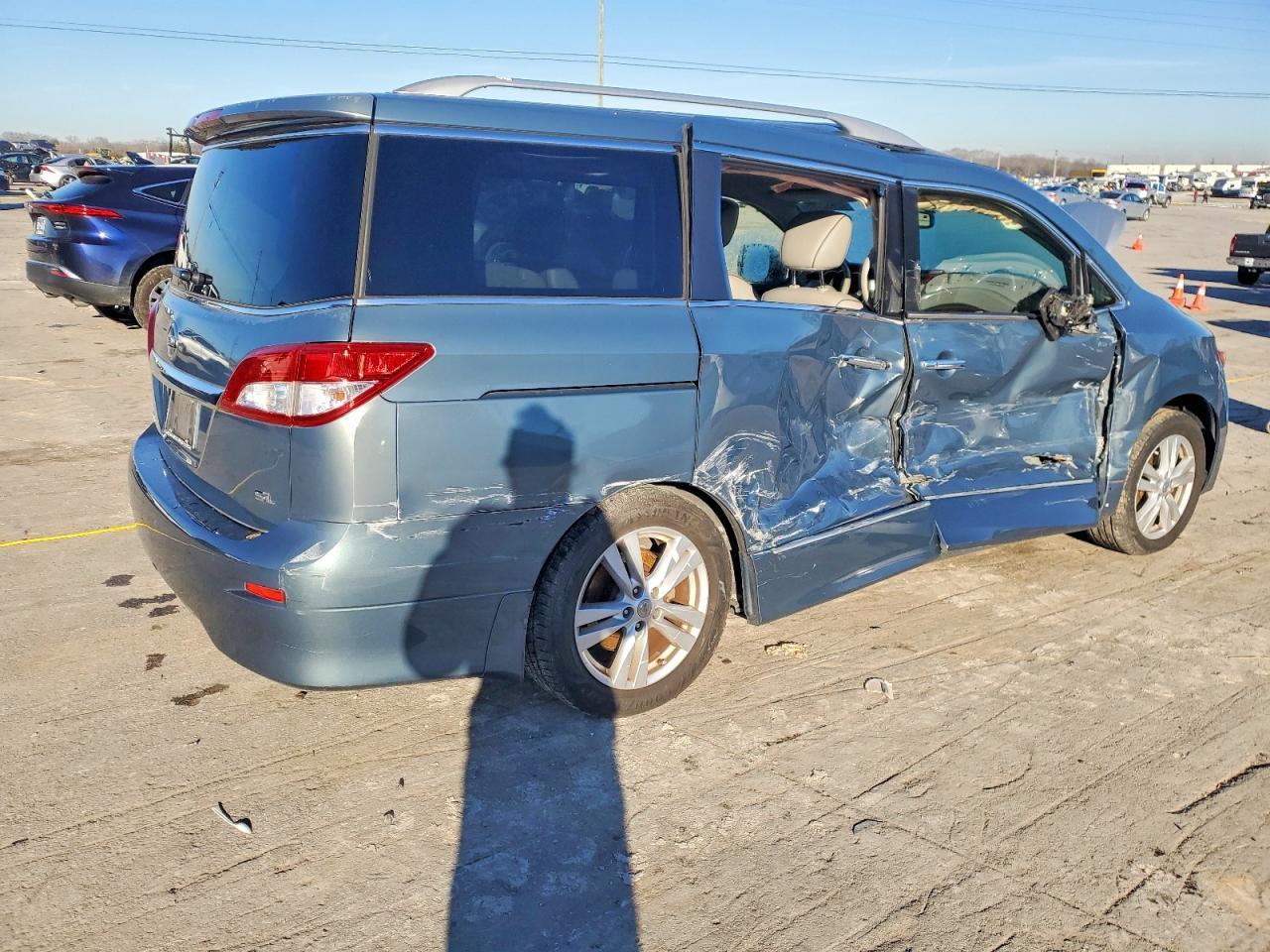 2013 Nissan Quest s