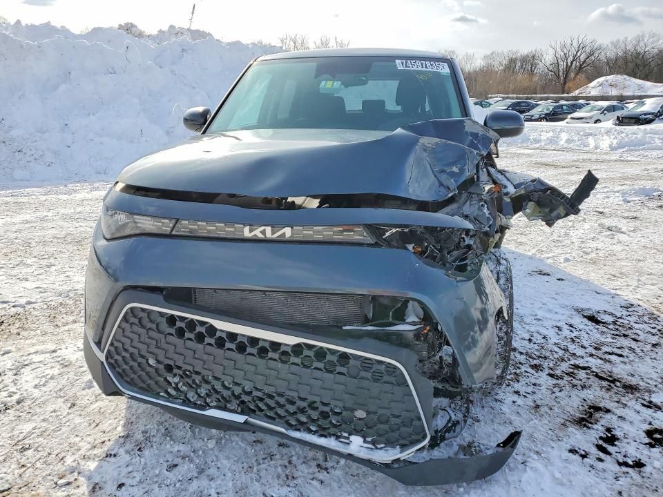 2023 KIA Soul lx